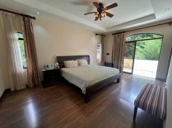 Venta de Elegante Casa Amueblada en Ciudad Colón, Mora / Mls. 27-566 OFC JB