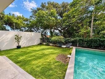 Se vende casa en Piedades Santa Ana 27-801