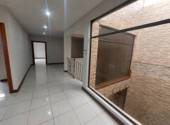 Se vende casa con uso de suelo comercial en freses curridabat Se vende casa con uso de suelo comercial en freses curridabat