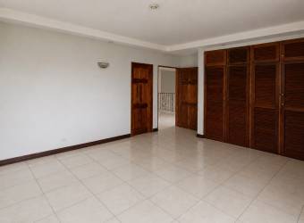 Se vende casa con uso de suelo comercial en freses curridabat Se vende casa con uso de suelo comercial en freses curridabat