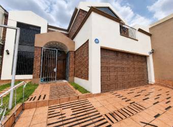 Se vende casa con uso de suelo comercial en freses curridabat Se vende casa con uso de suelo comercial en freses curridabat