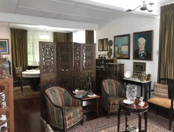 Venta de señorial casona con amplias áreas verdes en Escazú #25-244 GS