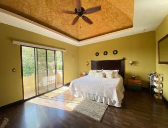 Venta de casa familiar de 4 habitaciones en San Antonio de Belén #27-757 GS
