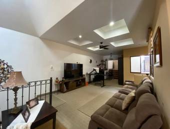 Venta de casa familiar de 4 habitaciones en San Antonio de Belén #27-757 GS