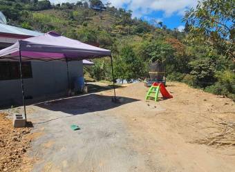 Venta de amplia propiedad con casas y naturaleza en San Antonio de Escazú #26-958 GS