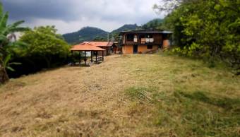 Venta de amplia propiedad con casas y naturaleza en San Antonio de Escazú #26-958 GS