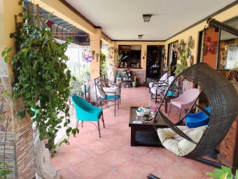 Venta de residencia de un nivel con uso de suelo mixto en San Rafael de Escazú #27-753 GS