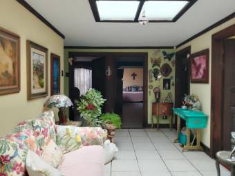 Venta de residencia de un nivel con uso de suelo mixto en San Rafael de Escazú #27-753 GS