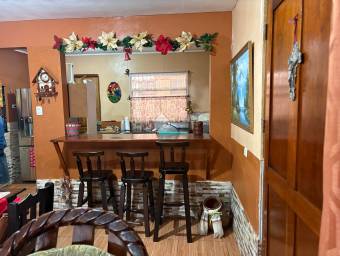 Venta de propiedad con 8 apartamentos independientes #26-974 GS