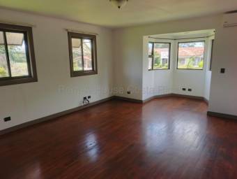 Venta de casa de lujo en la Guácima #27-603 GS