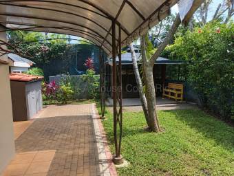Venta de casa de lujo en la Guácima #27-603 GS