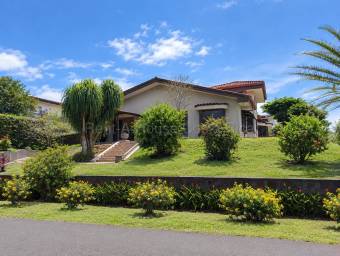 Venta de casa de lujo en la Guácima #27-603 GS