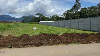Venta de Lote en San Carlos-La Fortuna. RAH 27-741