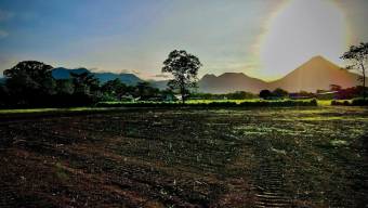 Venta de Lote en San Carlos-La Fortuna. RAH 27-741