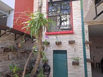 Venta de Casa en ULLOA-Heredia. RAH 27-736
