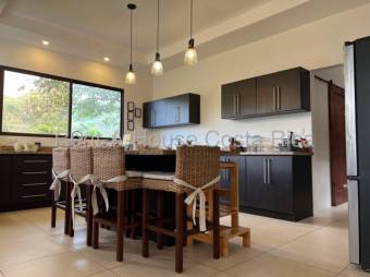 Venta de Impresionante Casa en Piedades, Santa Ana / Mls. 26-1487 OFC JB