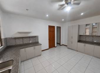 Se vende casa con uso de suelo mixto o comercial en freses curridabat , ₡ 197,000,000, 4, San José, Curridabat Se vende casa con uso de suelo mixto o comercial en freses curridabat , ₡ 197,000,000, 4, San José, Curridabat