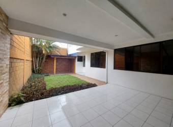 Se vende casa con uso de suelo mixto o comercial en freses curridabat , ₡ 197,000,000, 4, San José, Curridabat Se vende casa con uso de suelo mixto o comercial en freses curridabat , ₡ 197,000,000, 4, San José, Curridabat