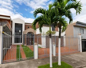 Se vende casa con uso de suelo mixto o comercial en freses curridabat , ₡ 197,000,000, 4, San José, Curridabat