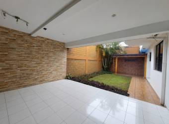 Se vende casa con uso de suelo mixto o comercial en freses curridabat , ₡ 197,000,000, 4, San José, Curridabat Se vende casa con uso de suelo mixto o comercial en freses curridabat , ₡ 197,000,000, 4, San José, Curridabat