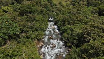 VENTA DE LOTE RESIDENCIAL DE 2.000 M2 FRENTE AL RIO PEÑAS BLANCAS EN SANTA ELENA, PEREZ ZELEDON VENTA DE LOTE RESIDENCIAL DE 2.000 M2 FRENTE AL RIO PEÑAS BLANCAS EN SANTA ELENA, PEREZ ZELEDON
