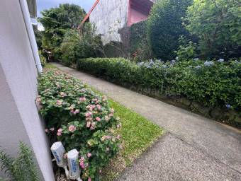 Se alquila apartamento en Ciudad Colón Mora 27-819