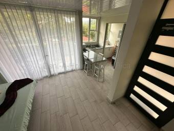 Se alquila apartamento en Ciudad Colón Mora 27-819