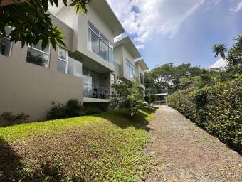 Se alquila apartamento en Ciudad Colón Mora 27-819