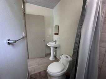 Se alquila apartamento en Ciudad Colón Mora 27-819