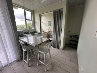 Se alquila apartamento en Ciudad Colón Mora 27-819