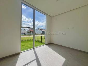 Se alquila apartamento en Santa Ana San José 27-851