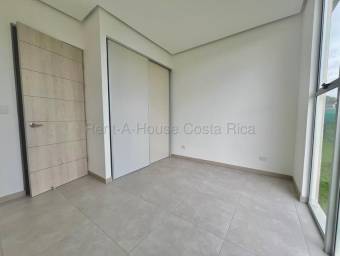 Se alquila apartamento en Santa Ana San José 27-851