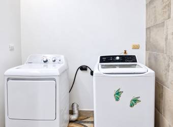 Casa Amueblada de 4 Habitaciones con Piscina Privada