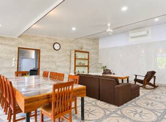 Casa Amueblada de 4 Habitaciones con Piscina Privada