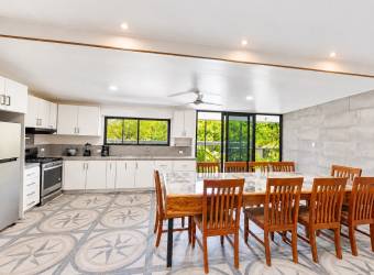 Casa Amueblada de 4 Habitaciones con Piscina Privada