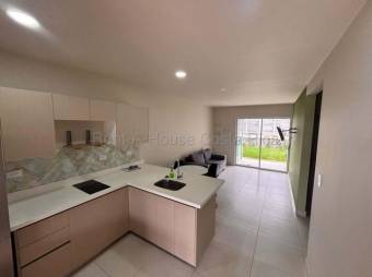 Venta de  Casa de 1 Planta en Condominio Naos, Barrantes de Flores Heredia. RAH 27-861