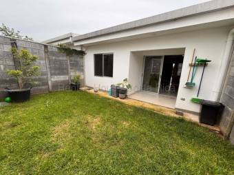 Venta de  Casa de 1 Planta en Condominio Naos, Barrantes de Flores Heredia. RAH 27-861