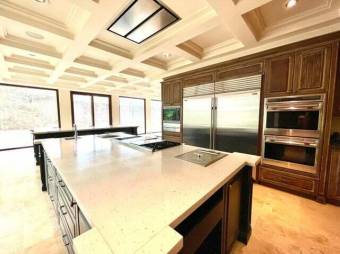 Venta de Lujosa y Amplia Casa en Pozos, Santa Ana / Mls. 26-1357 OFC JB
