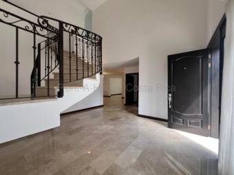 Venta de Excelente Casa de Lujo en Pozos, Santa Ana / Mls. 26-1558 OFC JB