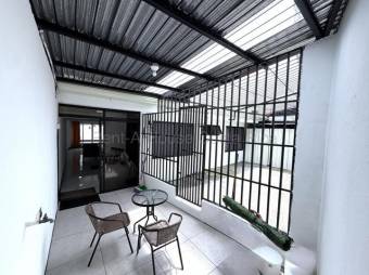 Venta de Casa de un Nivel Renovada en Sabanilla de Montes de Oca. RAH 27-743