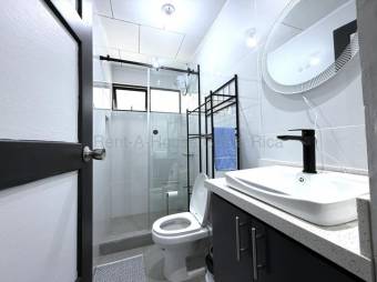 Venta de Casa de un Nivel Renovada en Sabanilla de Montes de Oca. RAH 27-743