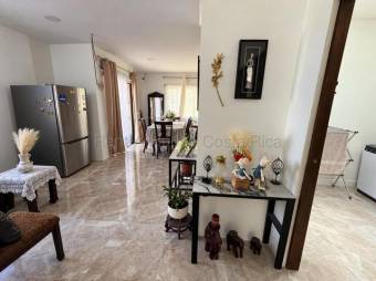 Venta de Propiedad Comercial y Residencial 2 LOCALES Y 2 APTOS en San Rafael de Escazú. RAH 27-870