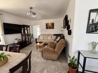 Venta de Propiedad Comercial y Residencial 2 LOCALES Y 2 APTOS en San Rafael de Escazú. RAH 27-870