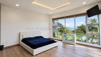 Venta de Casa de Lujo AMUEBLADA en San Rafael de Heredia. RAH 27-820 3 NIVELES