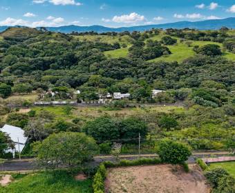 Lote de 2.390 m2 en Residencial Caballo Real en La Guácima, Alajuela.