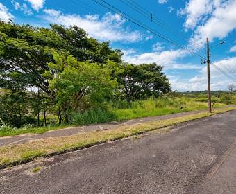 Lote de 2.390 m2 en Residencial Caballo Real en La Guácima, Alajuela.