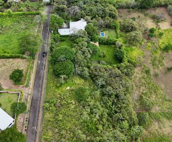 Lote de 2.390 m2 en Residencial Caballo Real en La Guácima, Alajuela.