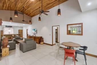 Spacious Tropical Property 