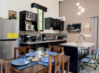 CASA AMUEBLADA DE 2 HABITACIONES CON PISCINA PRIVADA EN VENADO