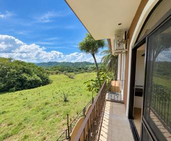 Casa de 2 plantas con 2 habitaciones en Veredas del Arroyo, La Guacima